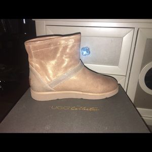 UGG Collection Karissa Stingray Boots